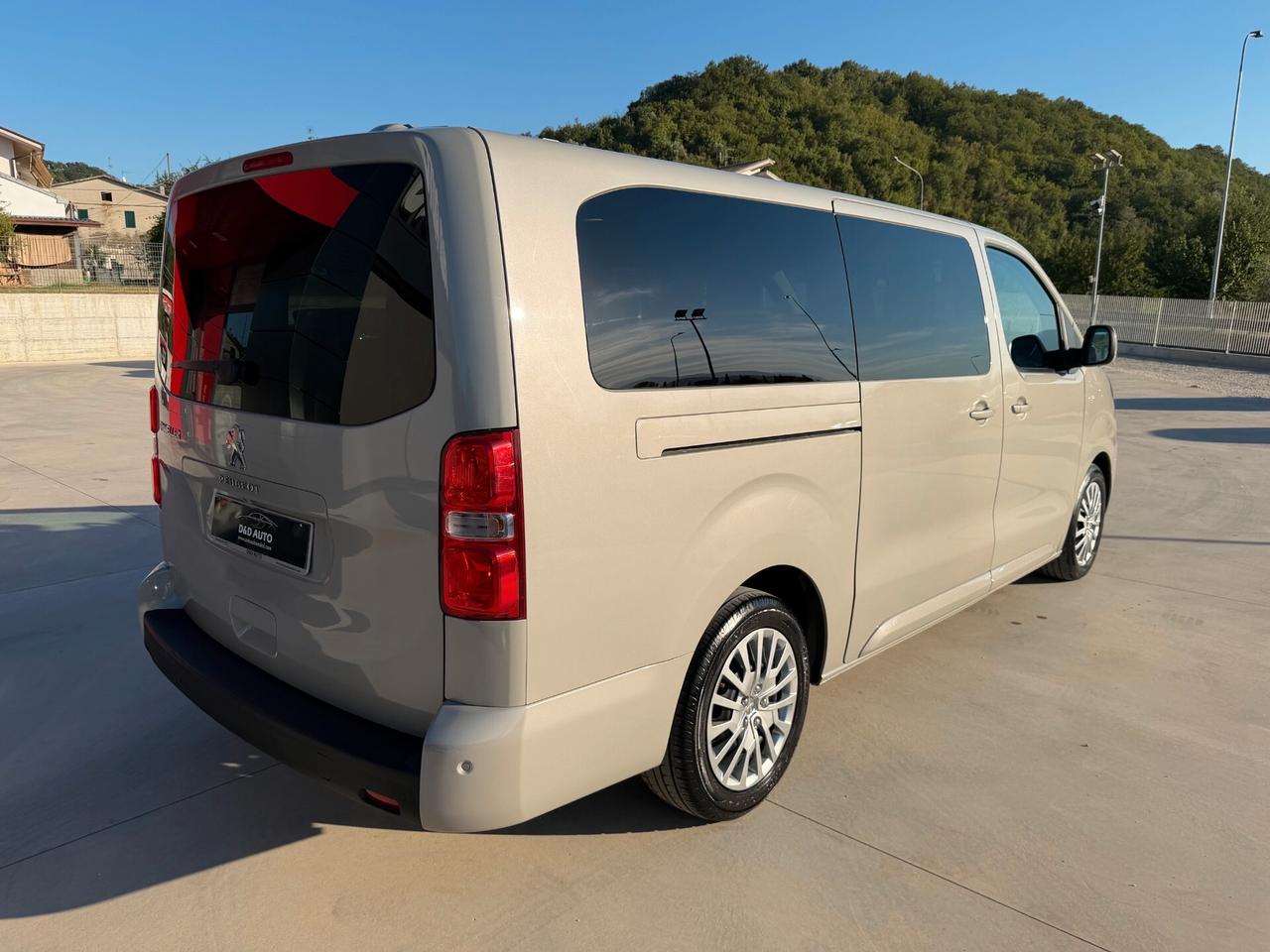 Peugeot Traveller BlueHDi 120 9 POSTI