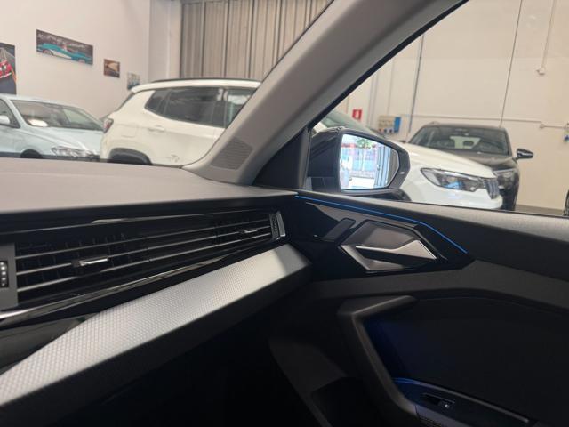 AUDI A1 SPB 30 TFSI S-Tronic Identity Black S-Line KM.0