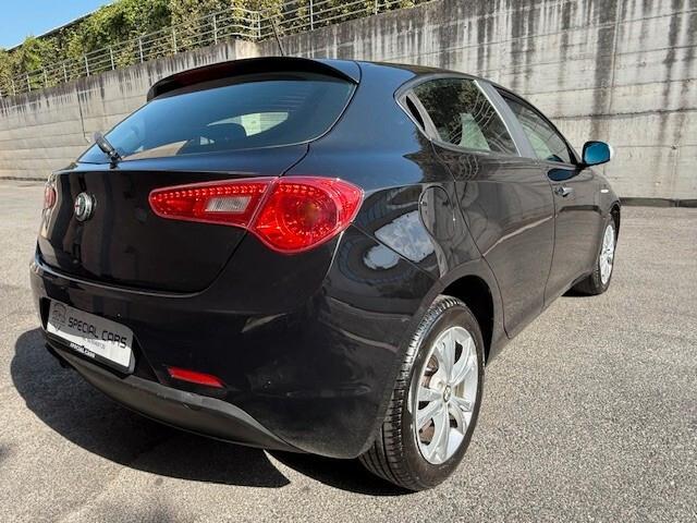 Alfa Romeo Giulietta 1.6 JTDm-2 Distinctive