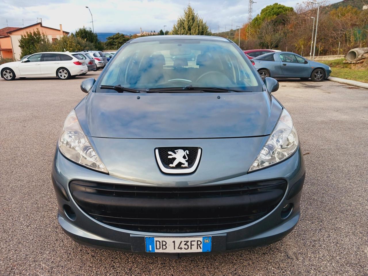 Peugeot 207 1.4 HDi 70CV 5p. ONE Line Neopatentato