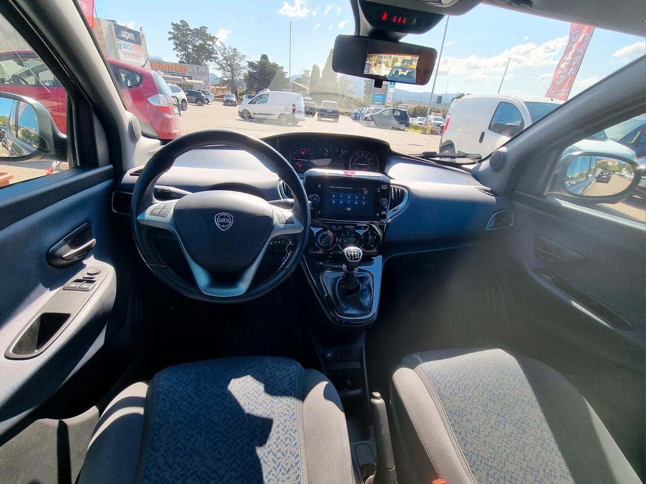 Lancia Ypsilon 1.0 FireFly 5 porte S&S Hybrid Gold