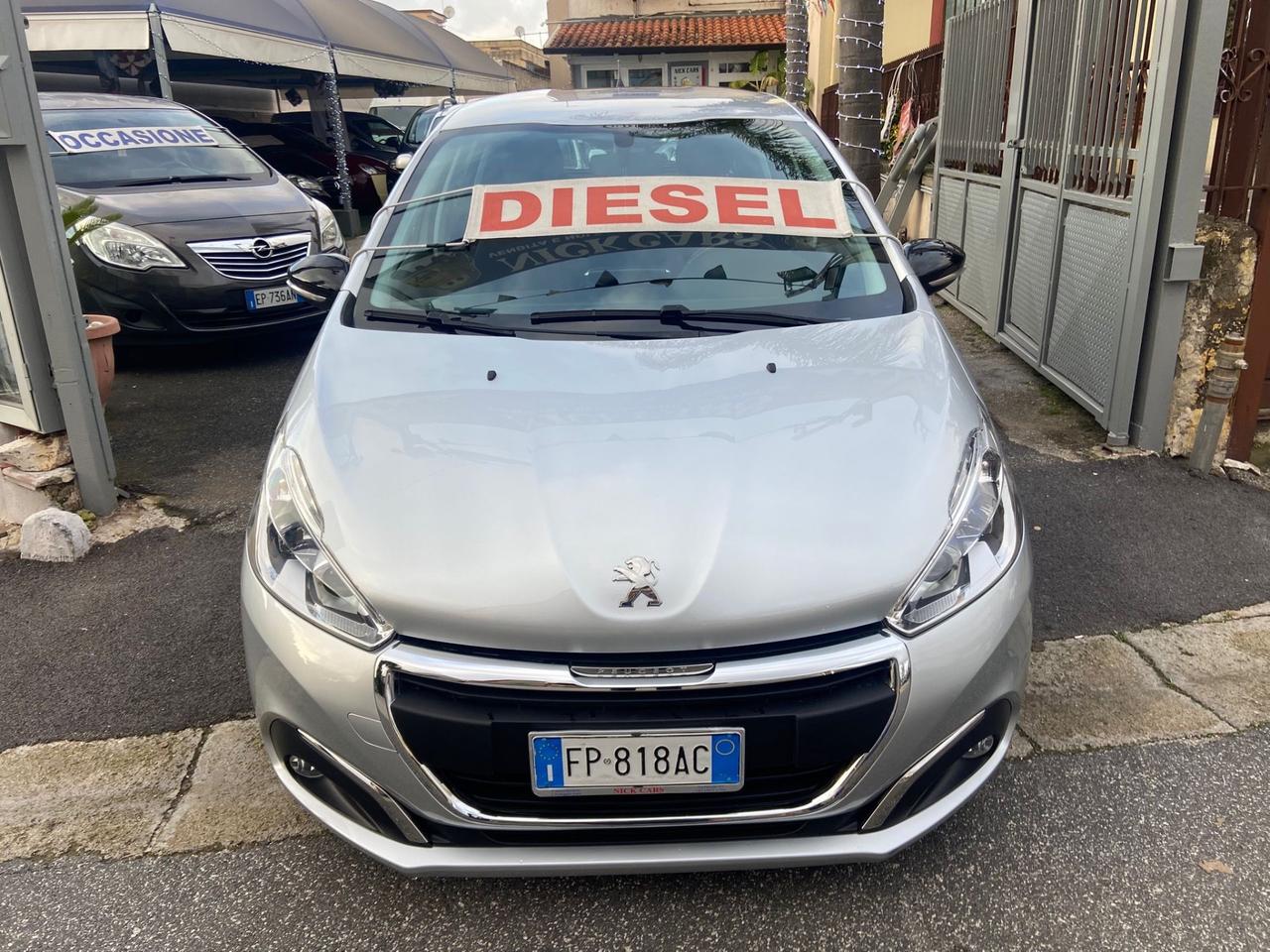 Peugeot 208 BlueHDi 75 5 porte Black Line 120.000Km