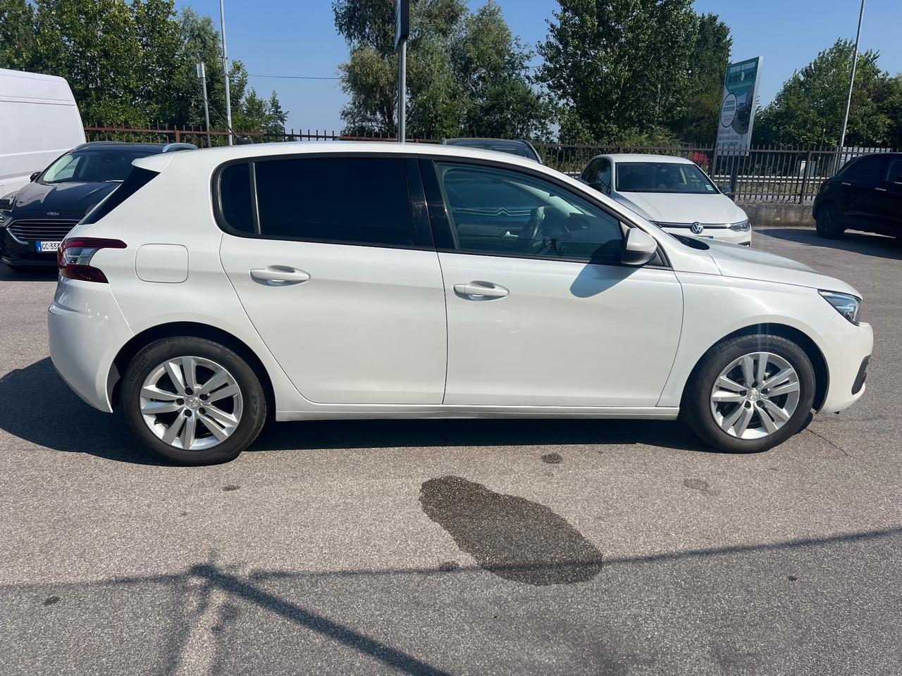 Peugeot 308 Berlina 1.5 130 Cv Bianco perla