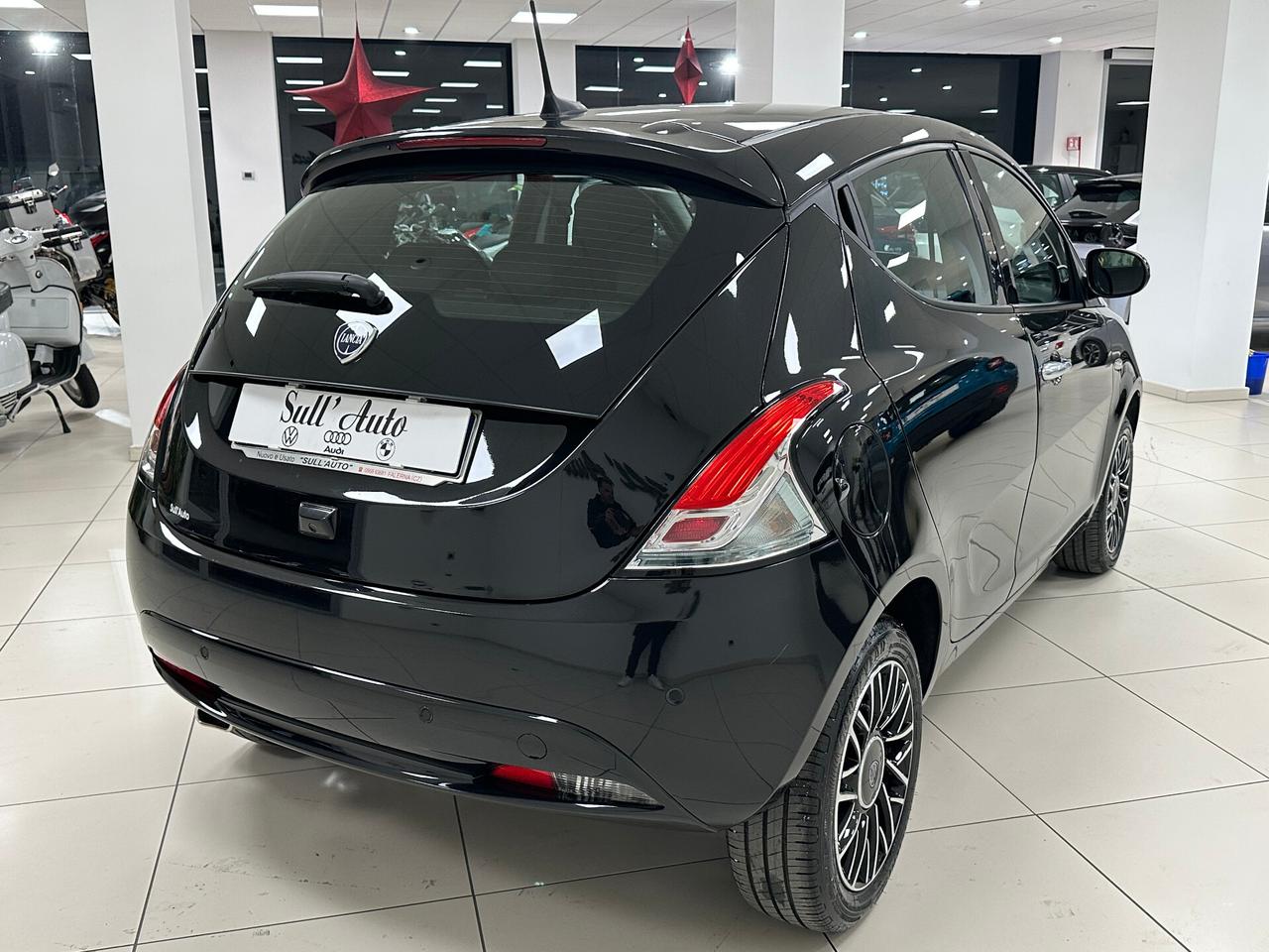 Lancia Ypsilon 1.0 Hybrid 70 CV Gold Plus 2024