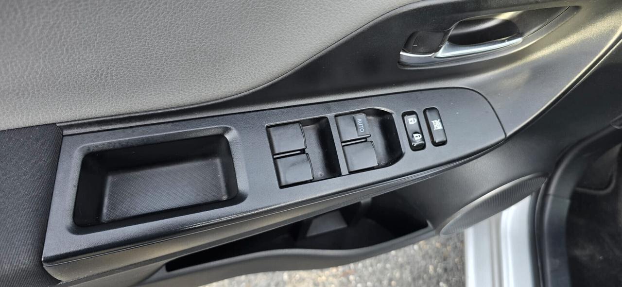 Toyota Yaris 1.0 5 porte Sol unipro 64392 km certificati