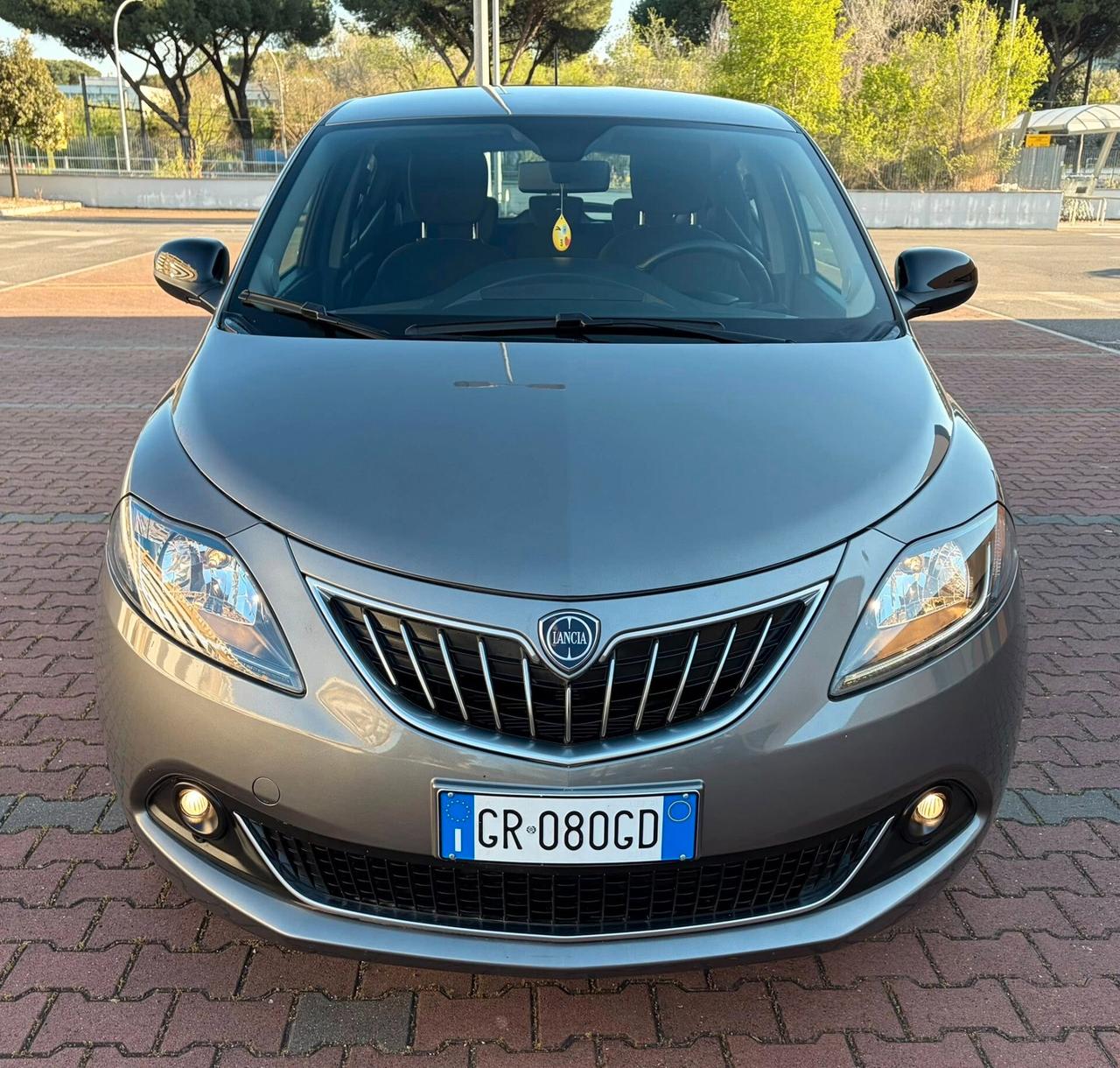 LANCIA YPSILON HYBRID GOLD PLUS