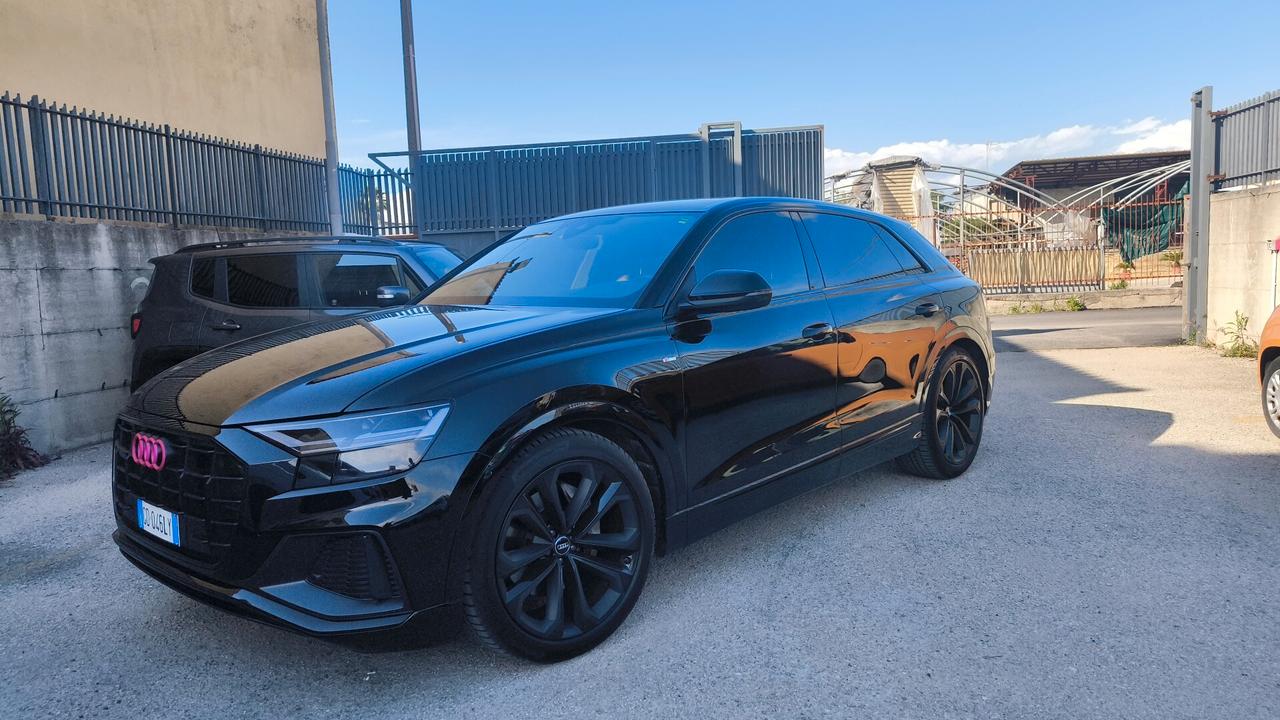 Audi Q8 50 TDI 286 CV quattro tiptronic Sport s-line identity Black Total