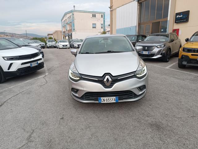 RENAULT Clio TCe 12V 90 CV 5 porte Moschino Intens