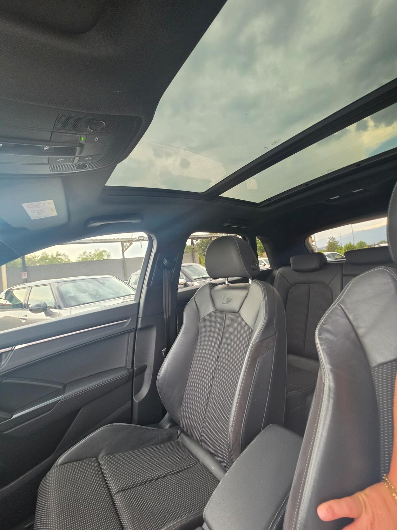 Audi Q3 2.0 TDI 150 CV S tronic line Edition