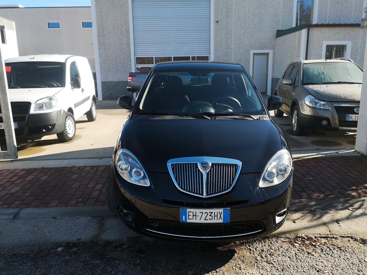 Lancia Ypsilon 1.3 MJT 75 CV Elle