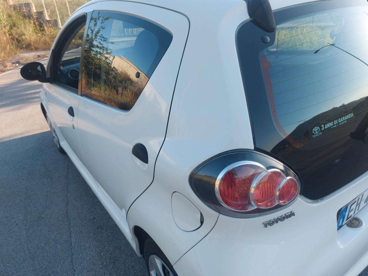 Toyota Aygo 1.0 12V VVT-i 3 porte Now Connect