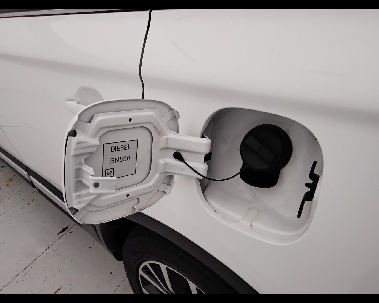 MITSUBISHI Outlander III 2016 - Outlander 2.2 Instyle Plus Sda Diam.Pac