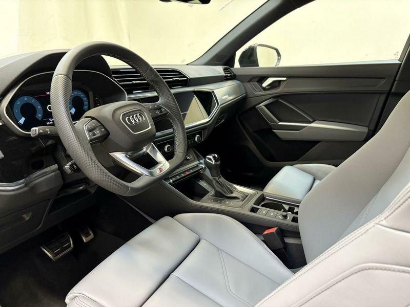Audi Q3 Sportback 40 2.0 tdi Identity Black quattro 193cv s-tronic