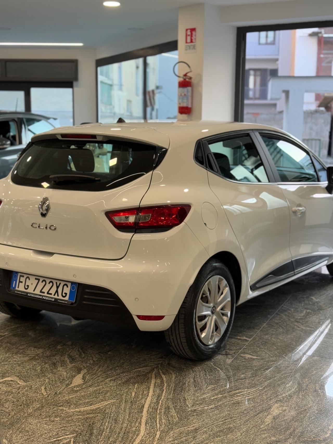 Renault Clio 1.2 75CV 5 porte Zen