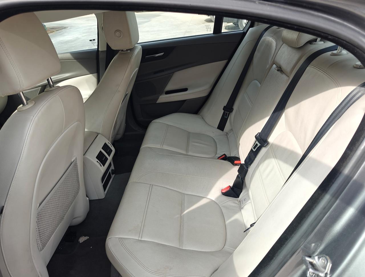 Jaguar XE 2.0 D Turbo 180CV aut. Portfolio (Avaria motore)