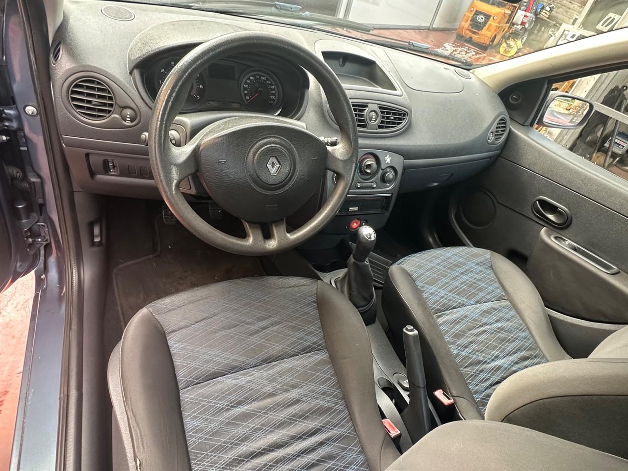 Renault Clio 1.2 16V 5 porte 4U Pack