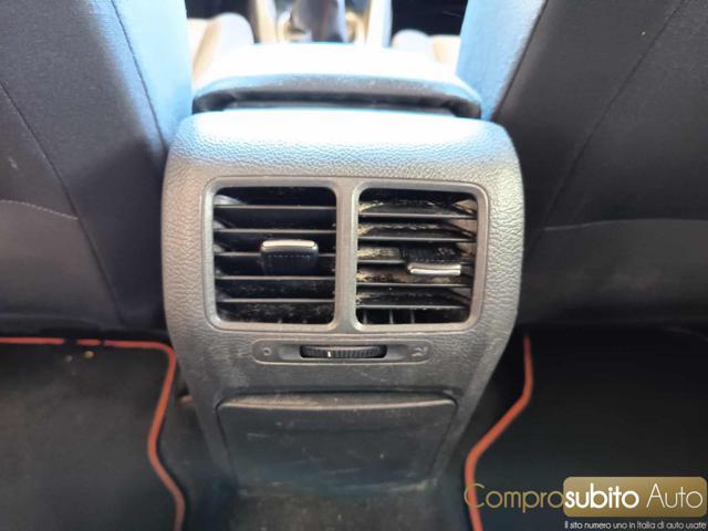 VOLKSWAGEN Golf 1.6 16V FSI 5p. Sportline