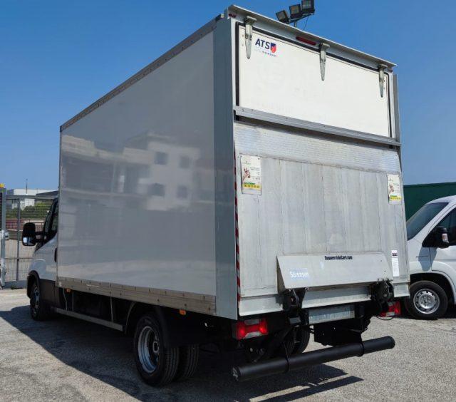 IVECO DAILY 35C16 BOX CON SPONDA POSTERIORE CARICATRICE