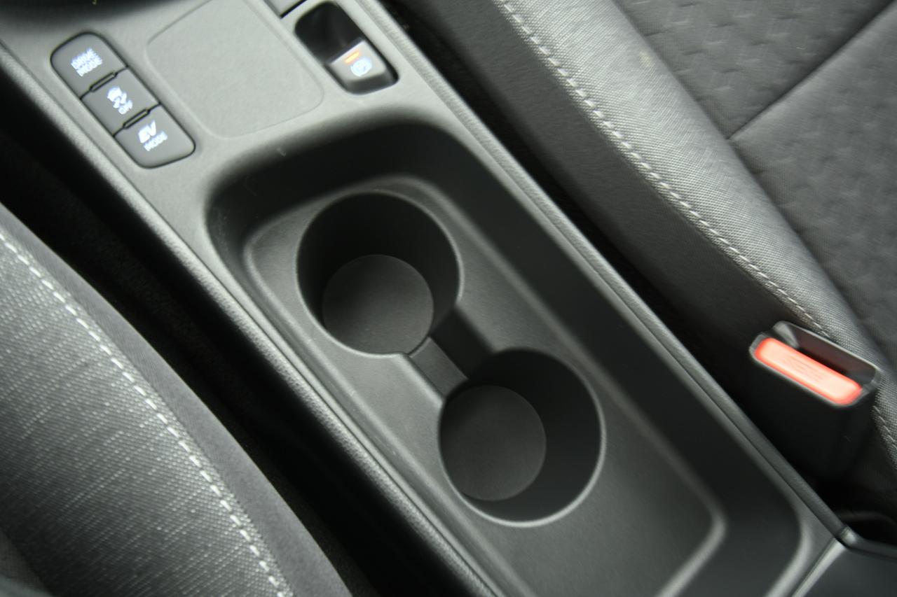 TOYOTA Yaris 1.5h Business CAMERA+ACC+APP CONNECT+NEOPATENTATI