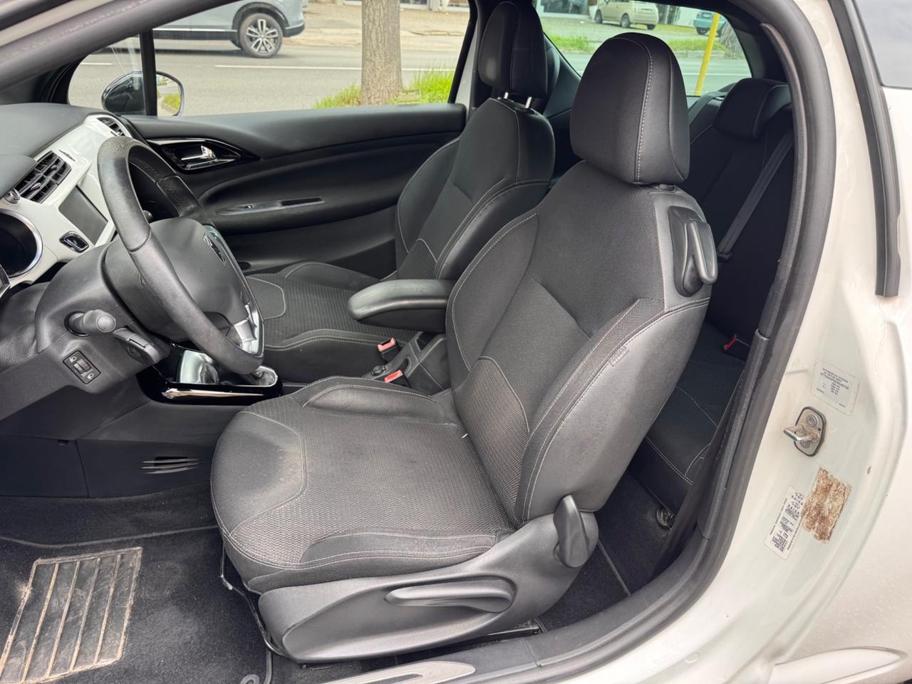 DS3 3 1.4 HDi 92 CV Just Black neopaten garanzia 12 me