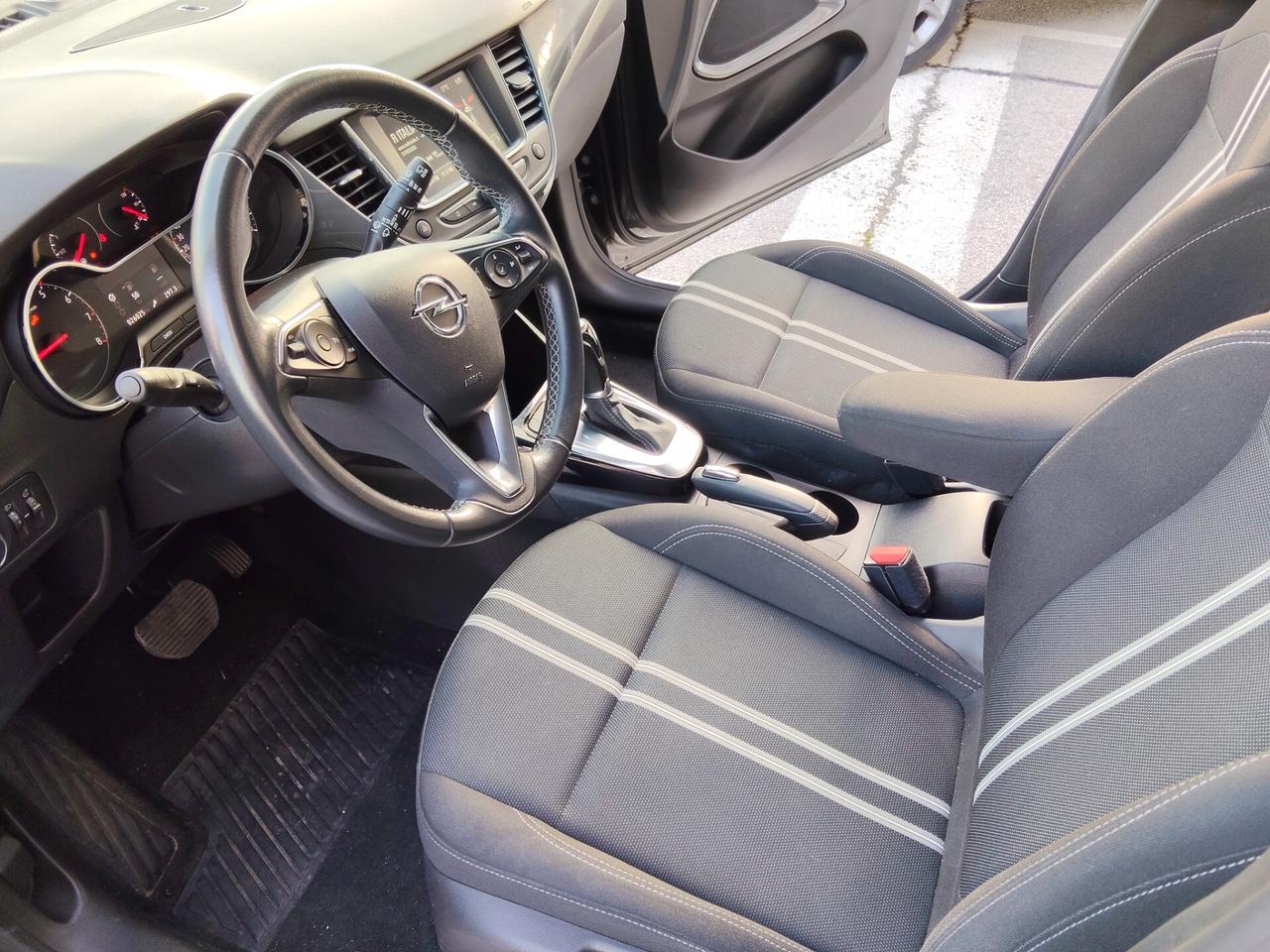 Opel Crossland 1.2 cambio automatico 2023 25.000km