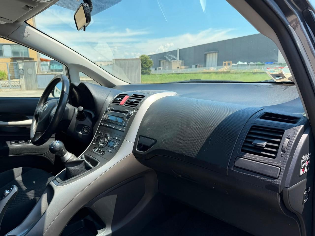 Toyota Auris D-4D Sol