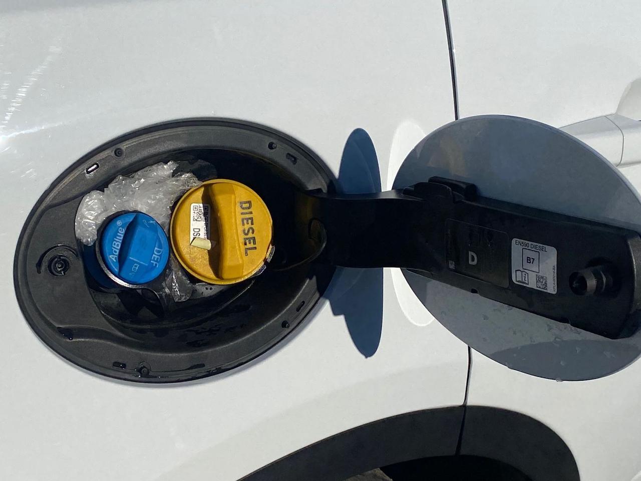 Jaguar E-Pace R-Dynamic HSE D 150 #8021