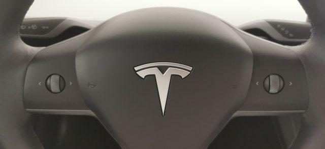 TESLA Model 3 RWD