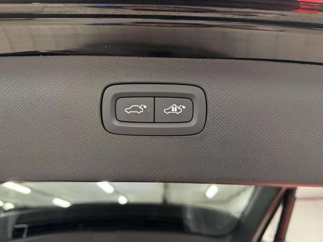 VOLVO XC90 T8 Plug-in hybrid AWD automatico 7 posti Plus Dark