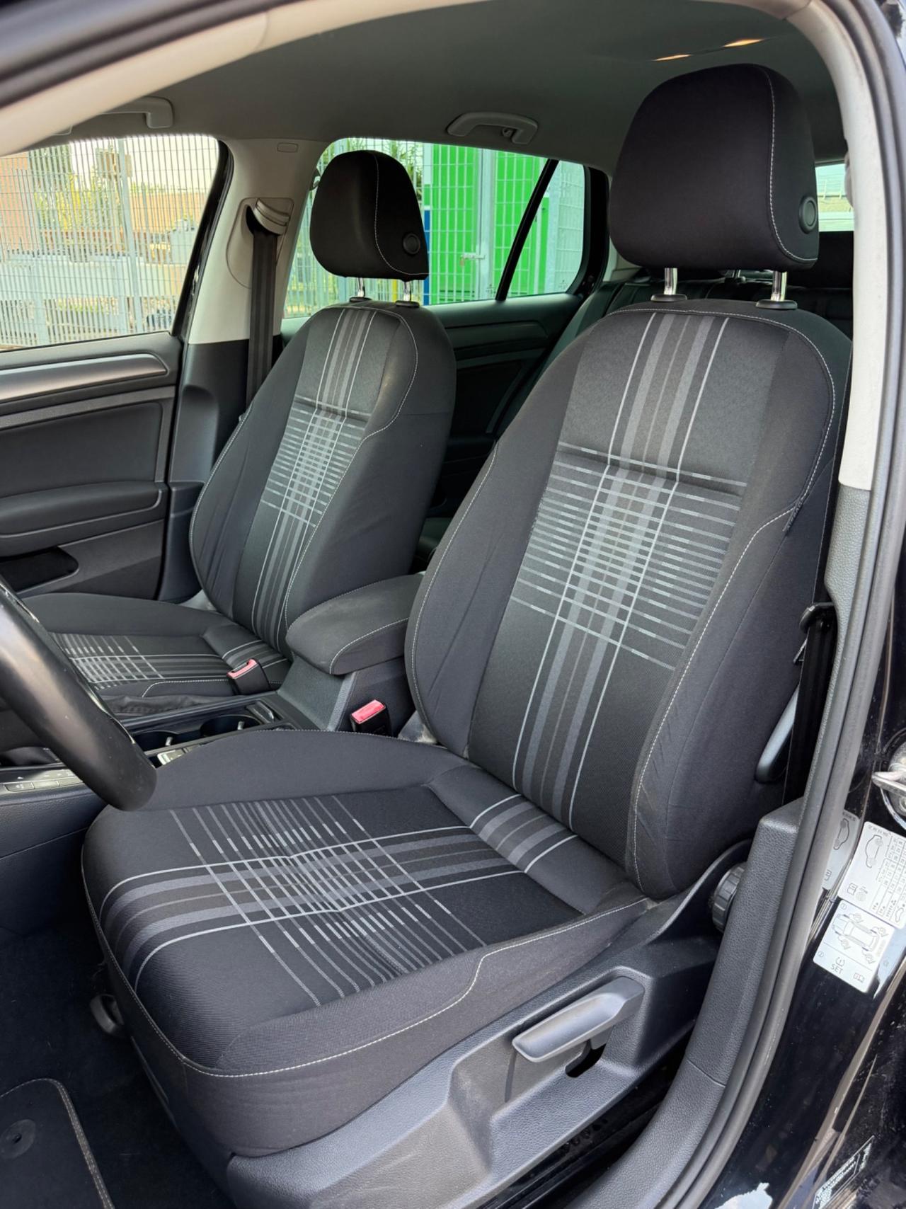 Volkswagen Golf 1.6 TDI 110 CV DSG 5p. Business BlueMotion Technology