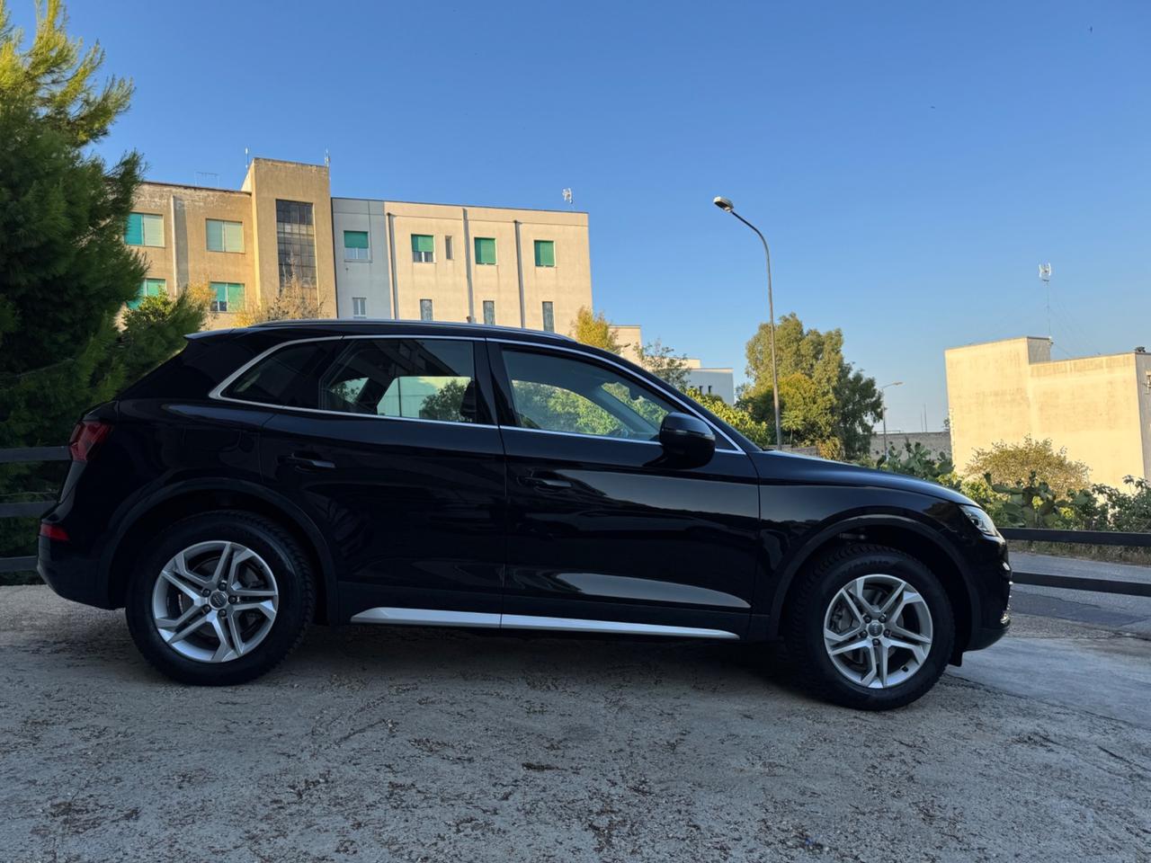 Audi Q5 2.0 TDI QUATTRO-SOLO 63.000 KM- 2020