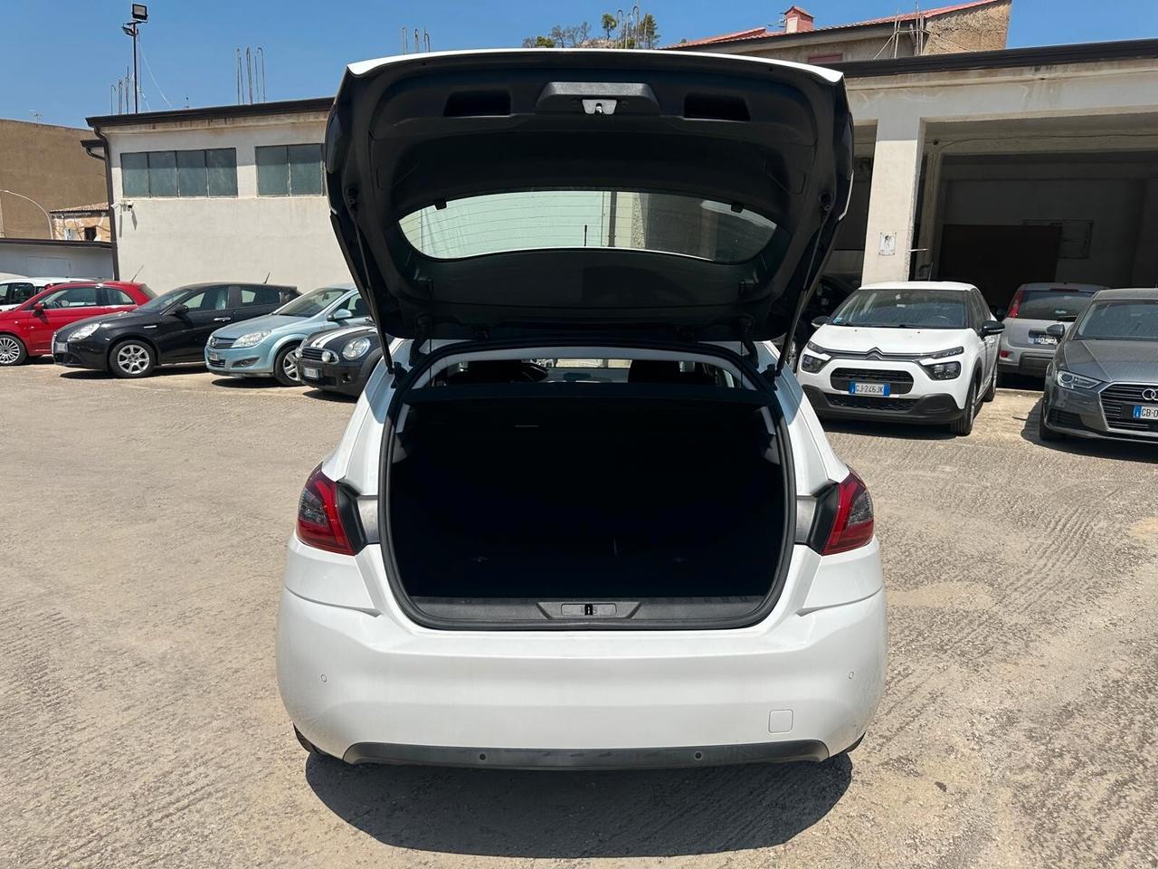 Peugeot 308 BlueHDi 100 S&S Active