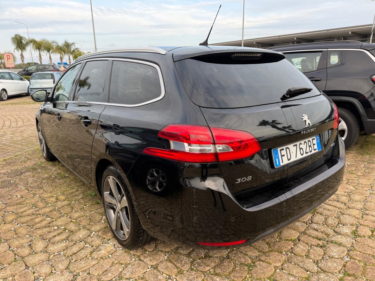 Peugeot 308 BlueHDi 120 S&S SW Allure