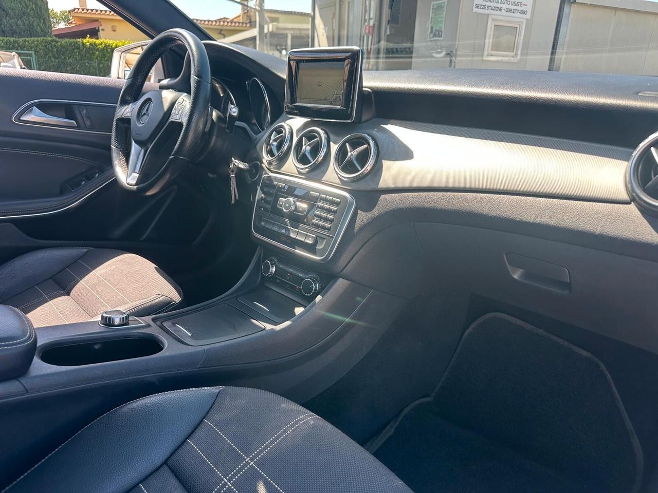 Mercedes GLA 220 4Matic Automatica