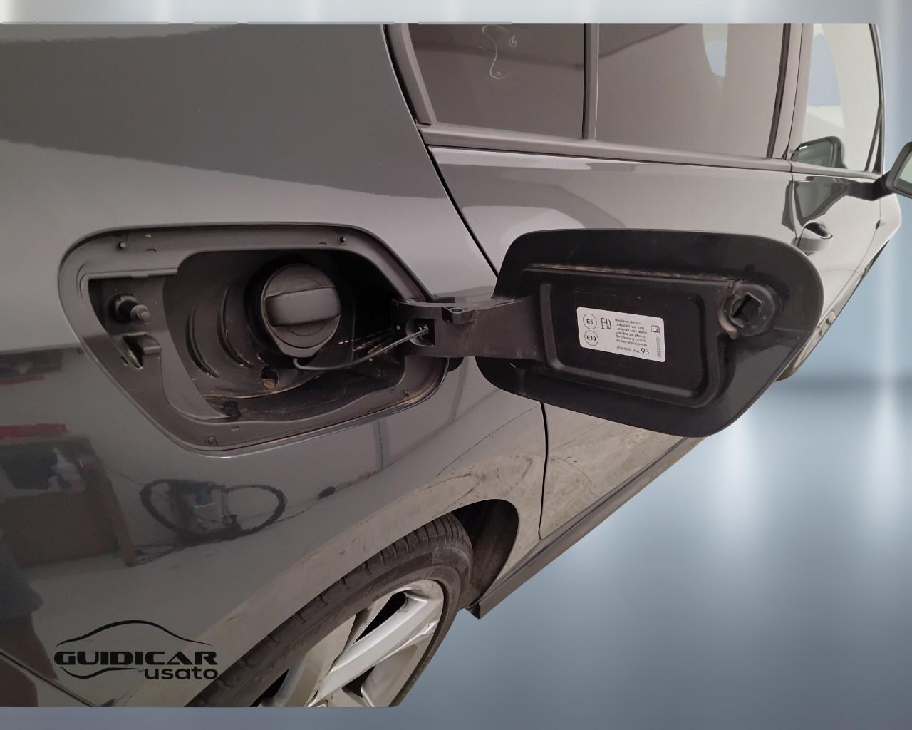 VOLKSWAGEN Golf VIII 2020 - Golf 1.5 tsi evo R-Line 130cv