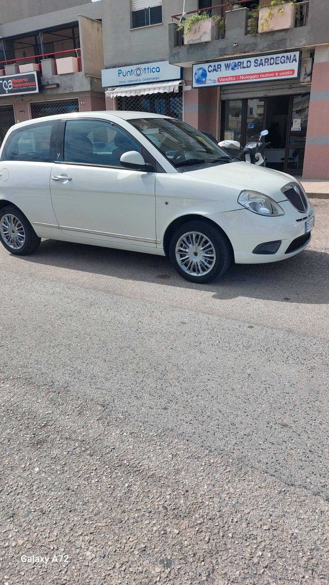 Lancia Ypsilon 1.2 69 CV Diva