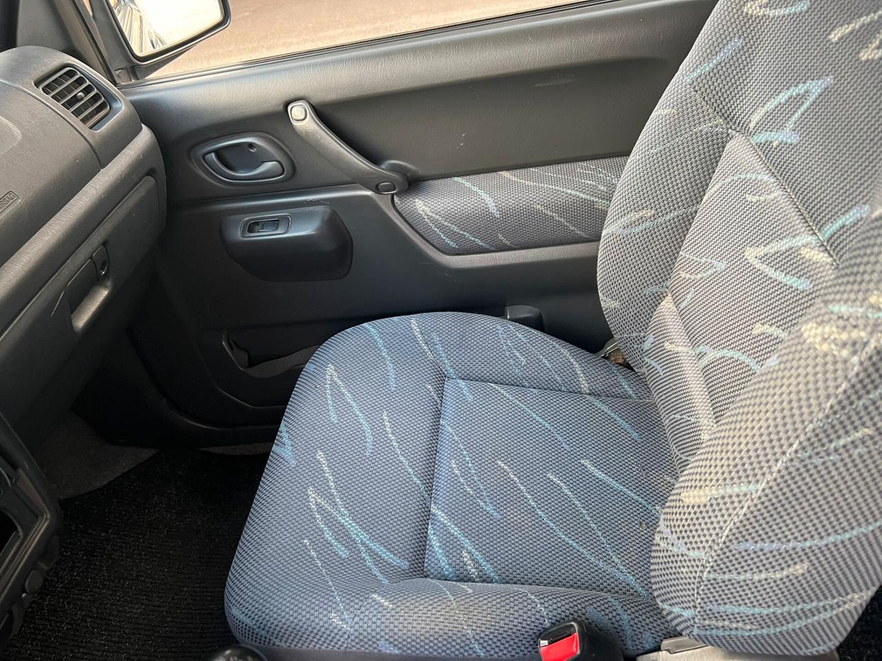 Suzuki Jimny 1.3i 4WD JLX