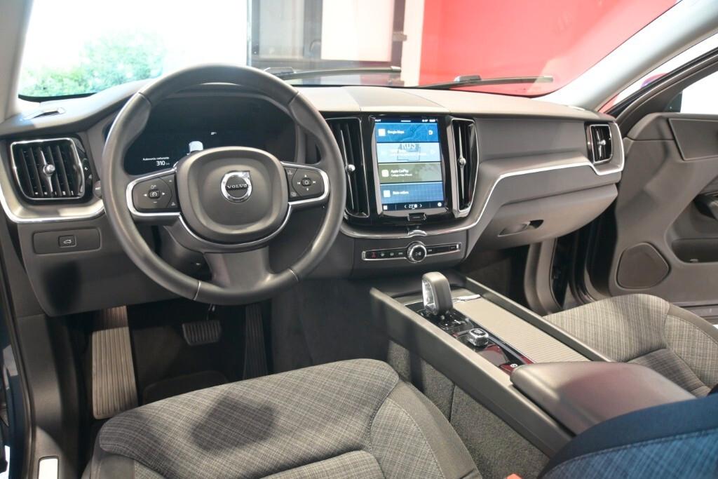 VOLVO XC60 2.0D 197CV B4 (D) AUTOMATIC AWD BUSINESS ( FARI LED - COCKPIT - CRUISE - MIRROR - PDC - TELECAMERA POST. - CERCHI 19 )