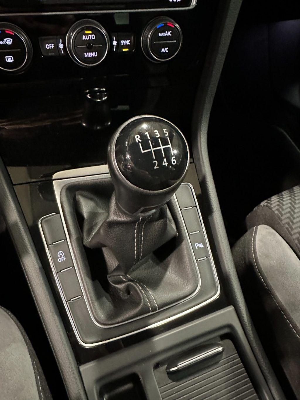 Volkswagen Golf 1.5 TSI ACT 5p. Sport R Line - Carplay - ACC