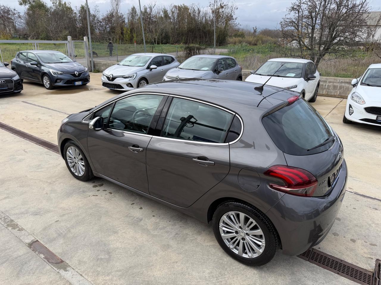 Peugeot 208 BlueHDi 100 S&S 5 porte Allure