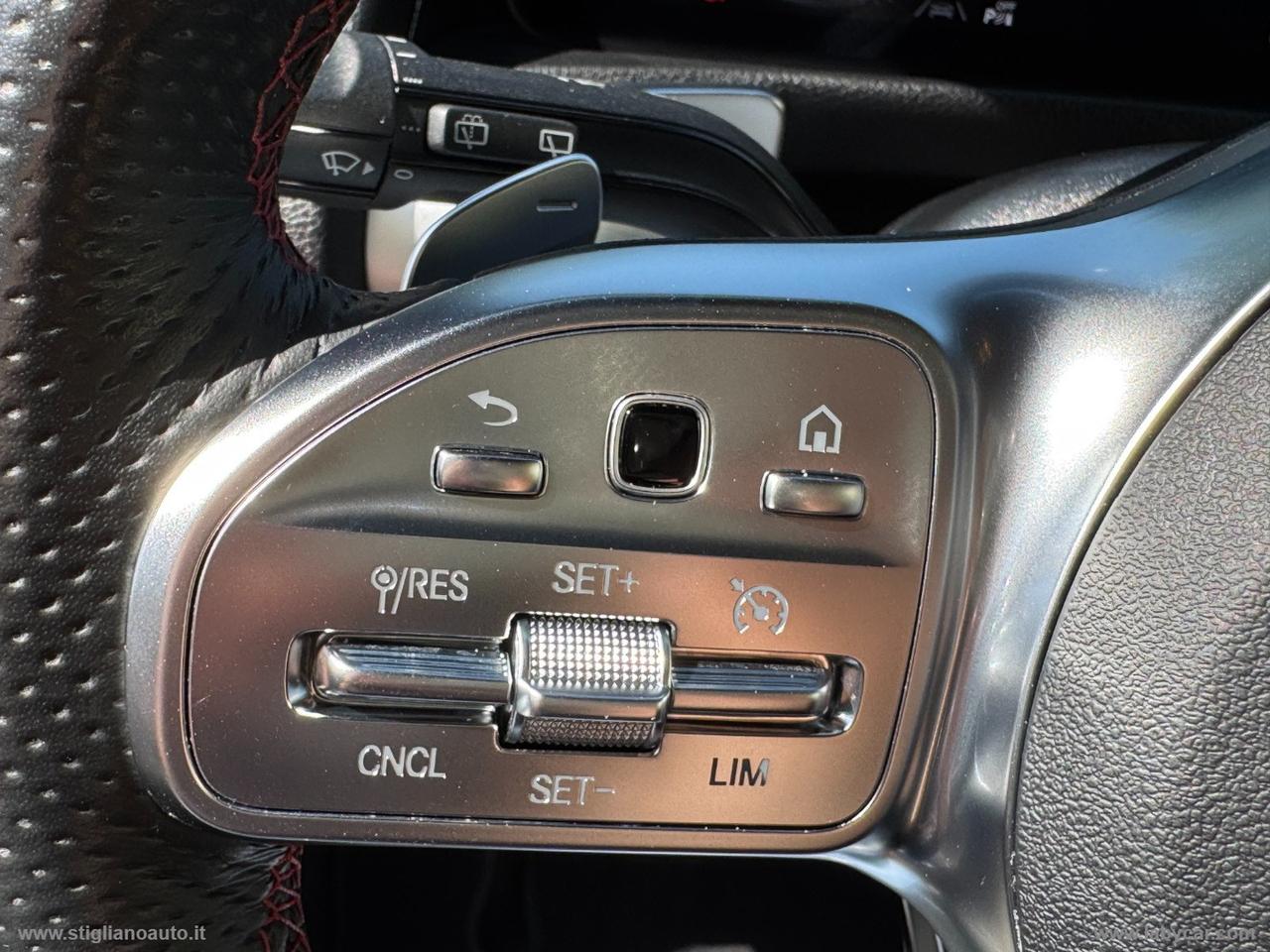 MERCEDES-BENZ GLB 180 d Automatic Premium