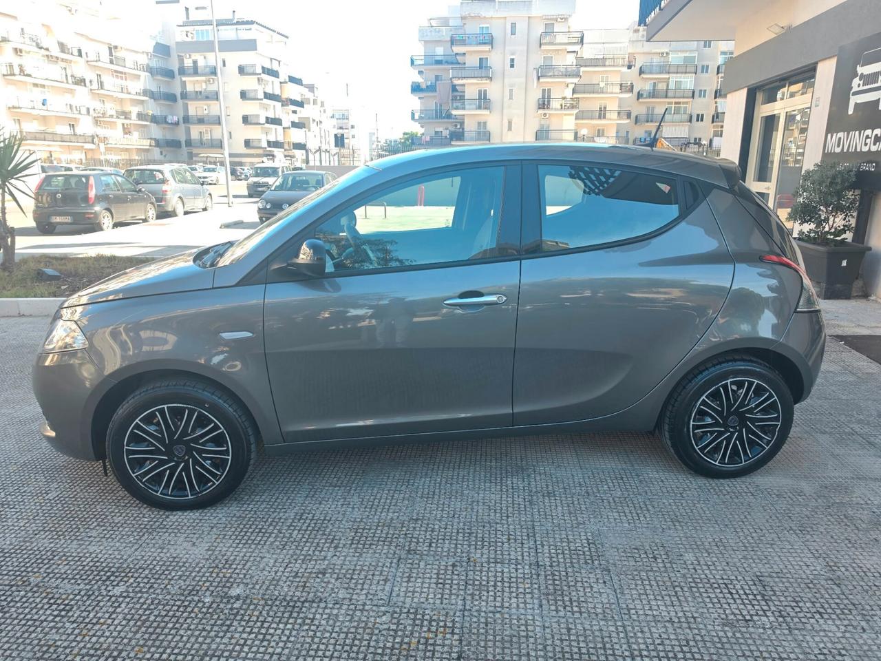 Ypsilon 1.0 FireFly 5 porte S&S Hybrid Silver