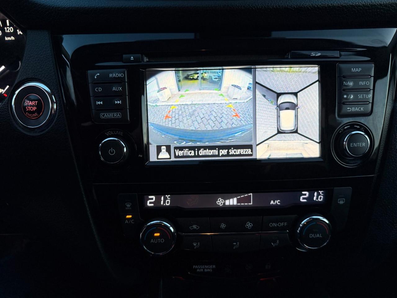 Nissan Qashqai 1.5 dCi Visia Led 4Cam Navi