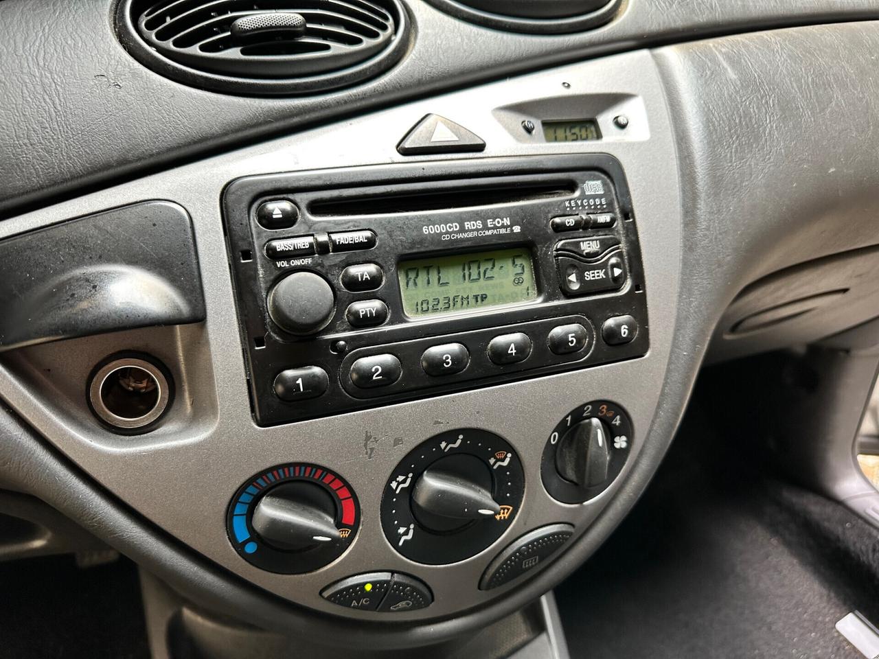 Ford Focus 1.8 TDCi Comandi audio Volante