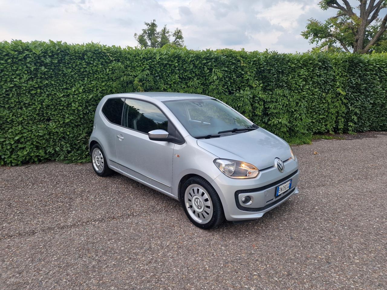 Volkswagen up 1.0 75cv 51000km