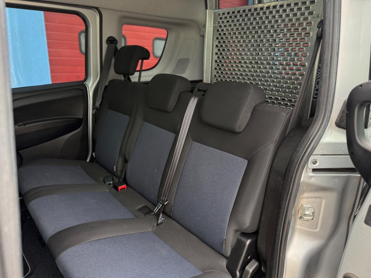 Opel Combo 1.6 allestito auto per disabili