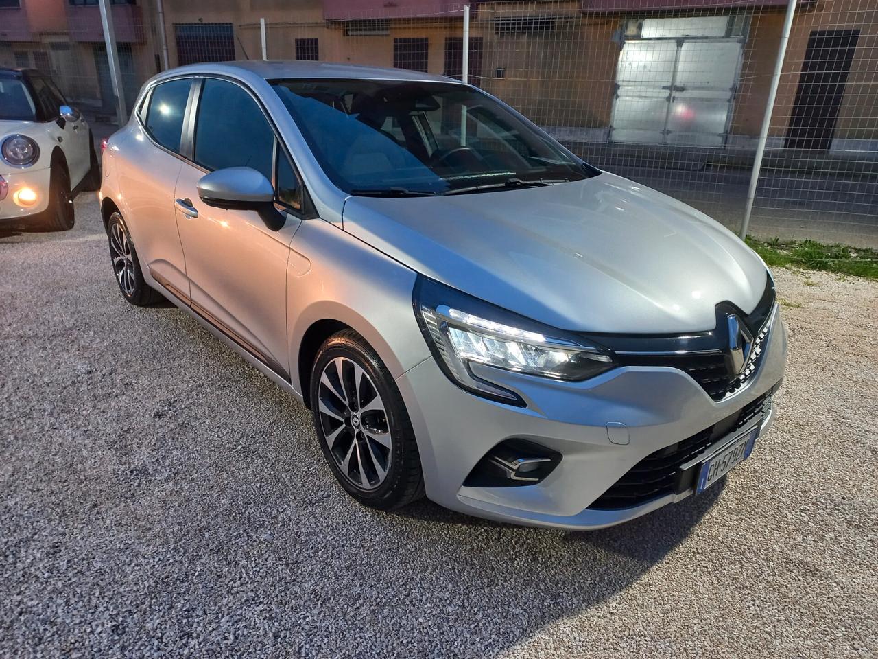 Renault Clio TCe 90 CV 5 porte Techno