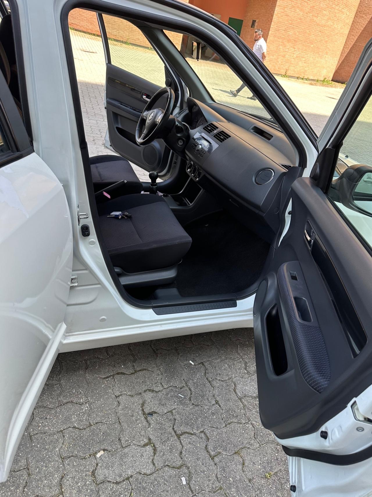 Suzuki Swift 1.3 4x4 5p. Outdoor Line GL