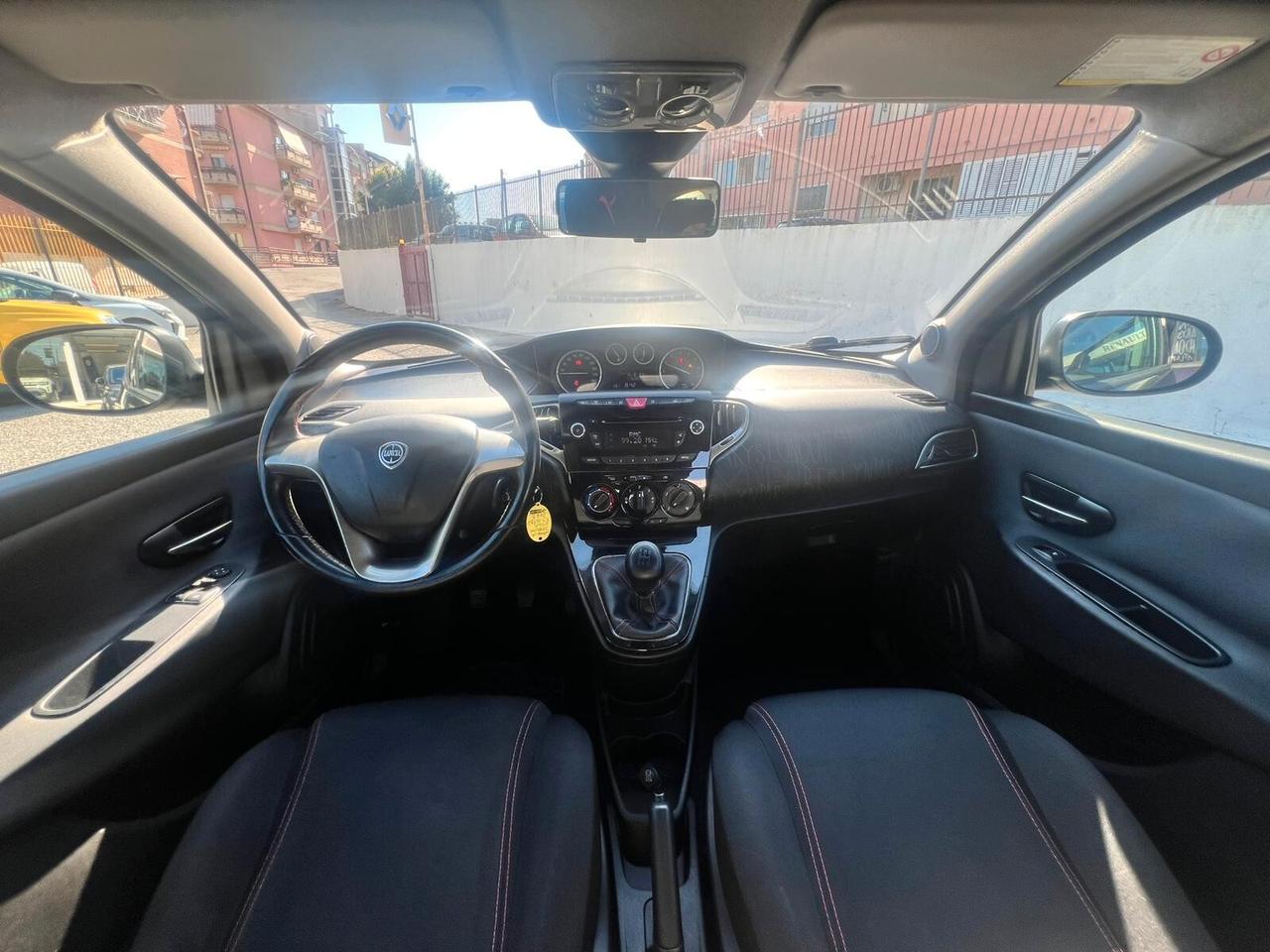 Lancia Ypsilon 1.2 69 CV 5 porte Elefantino