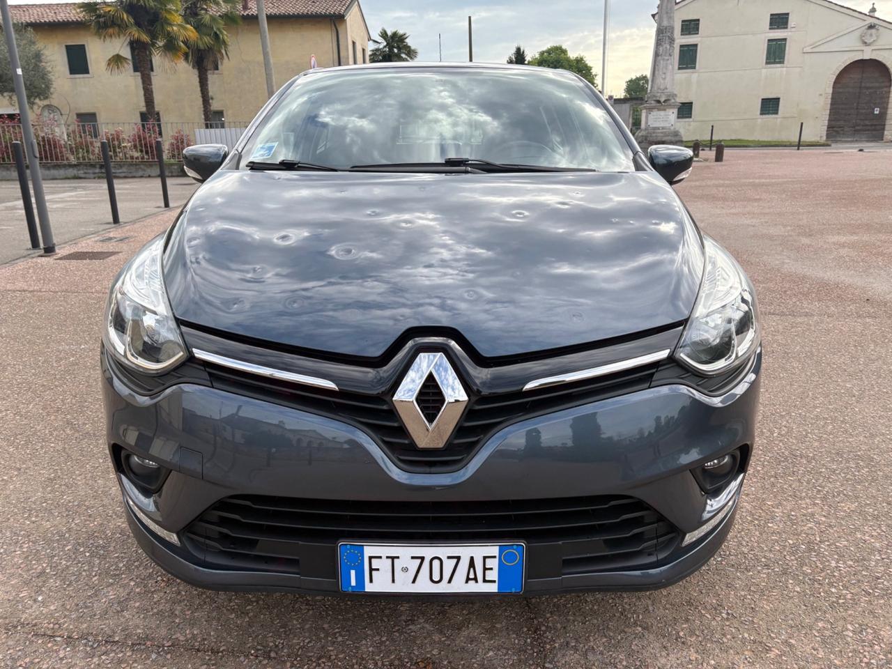 Renault Clio .900..benzina/ GPL anno 2018 km 130